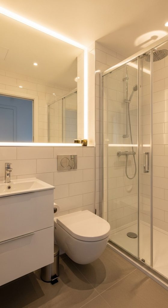 Tiny Bathroom Ideas 16